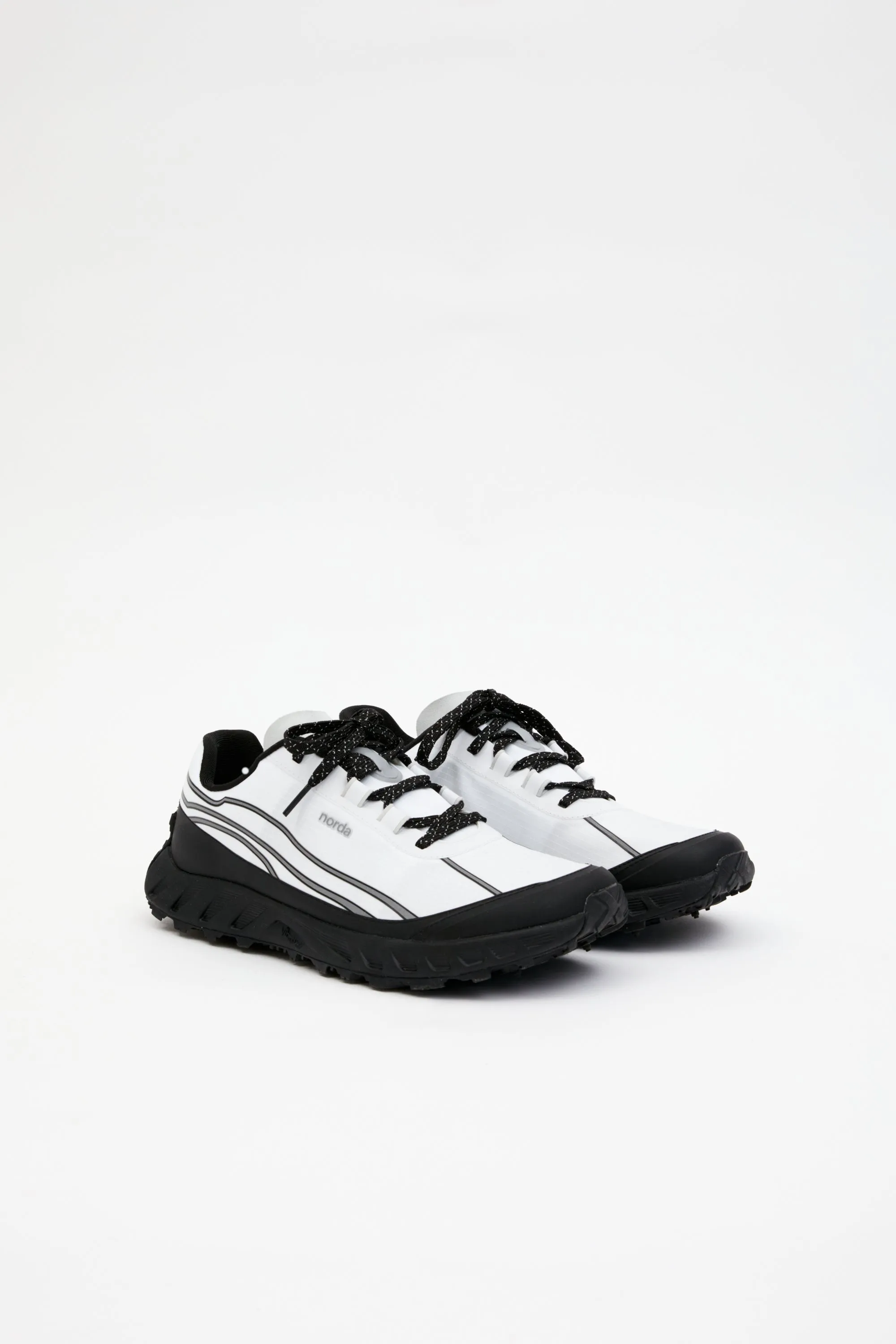 002 Alpine White M