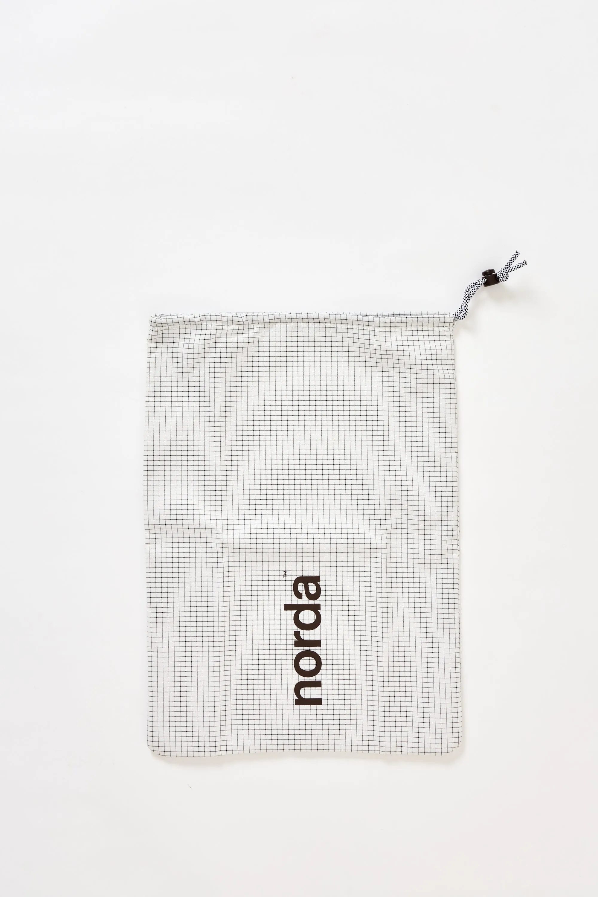 002 Alpine White M